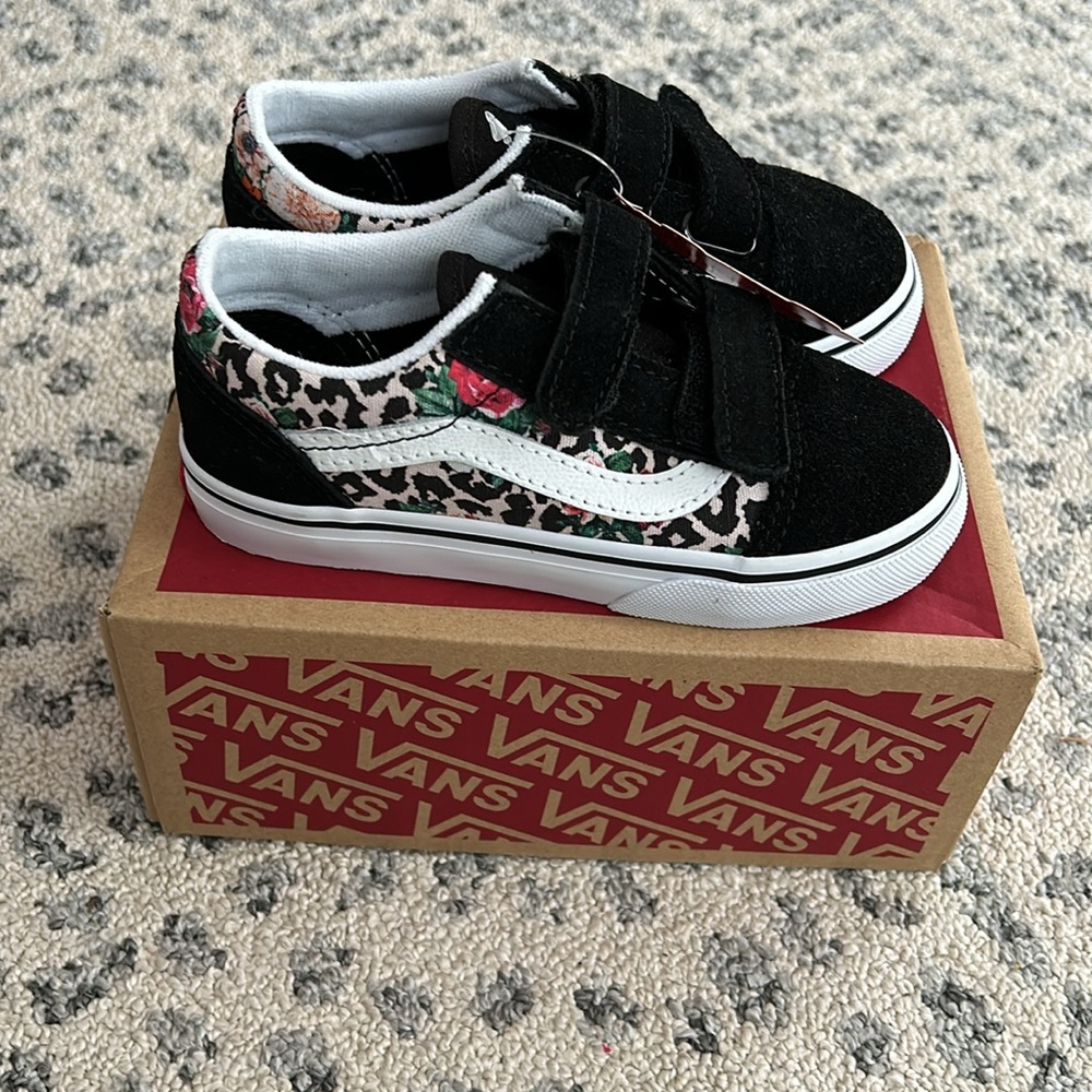 Vans NWT floral Velcro sneakers, toddler size 9.5